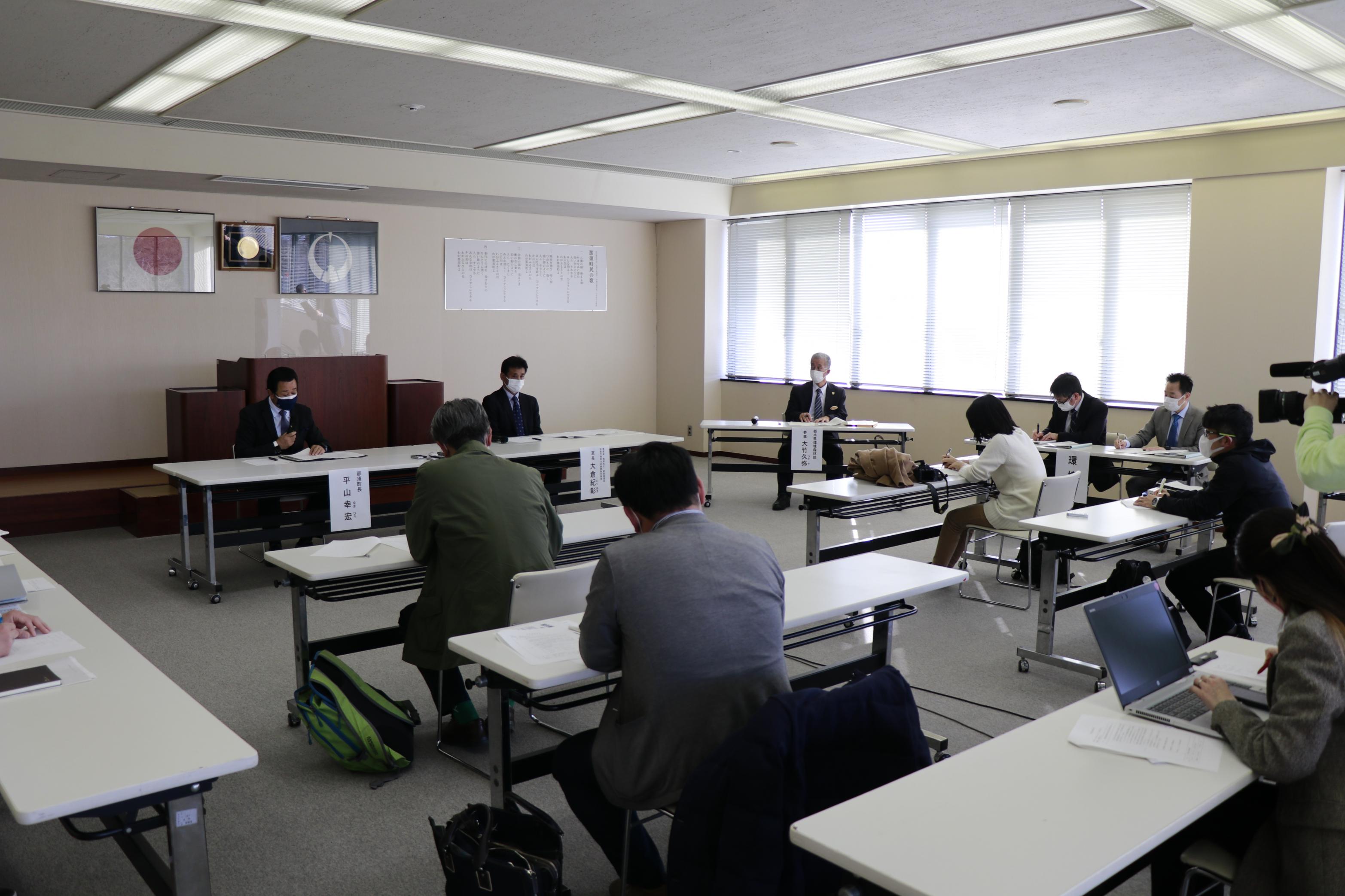 臨時記者会見 臨時記者会見