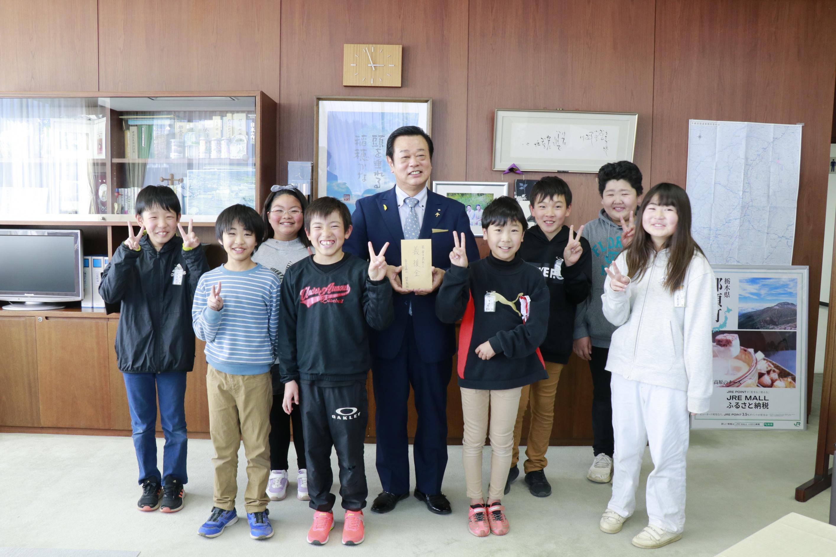 義援金受渡し 義援金受渡し