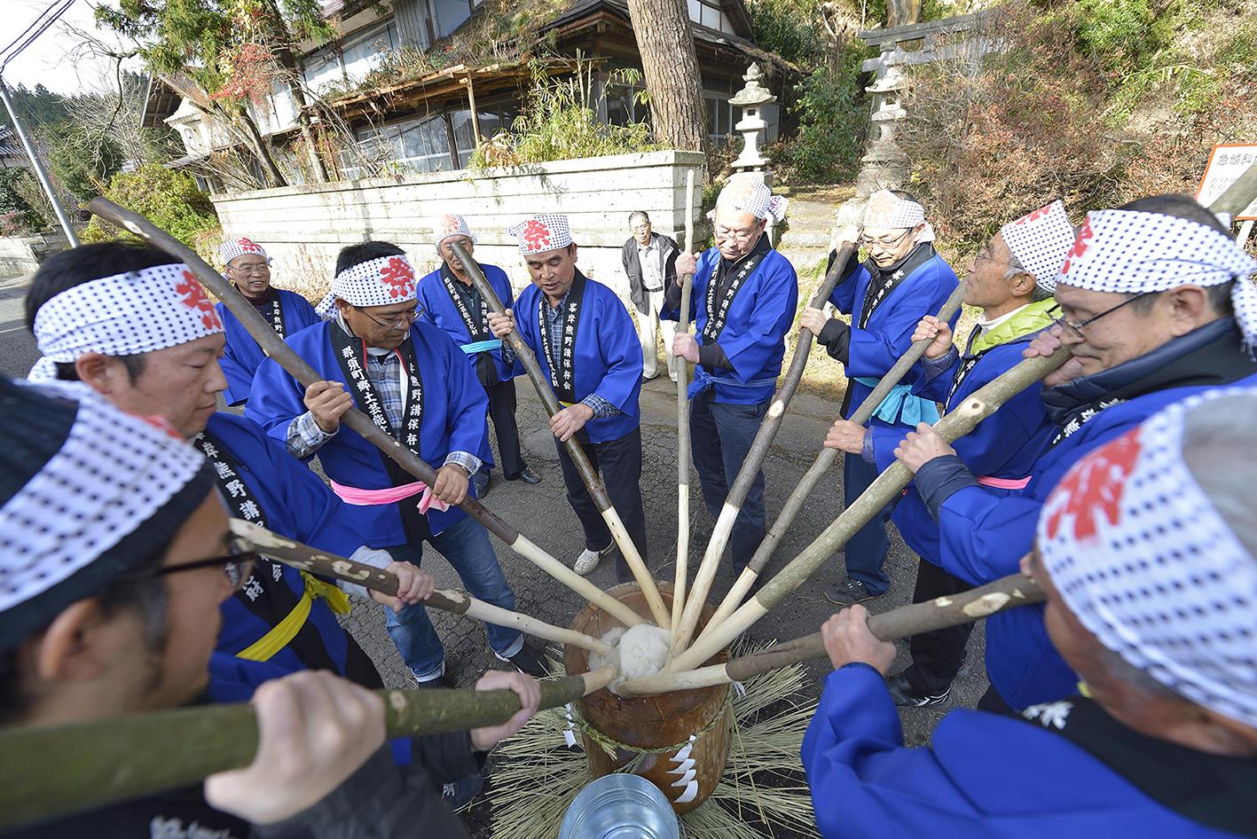 峯岸熊野講餅搗き 峯岸熊野講餅搗き