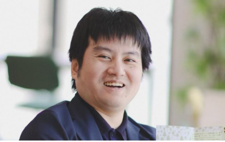 尾崎活動写真1 尾崎活動写真1
