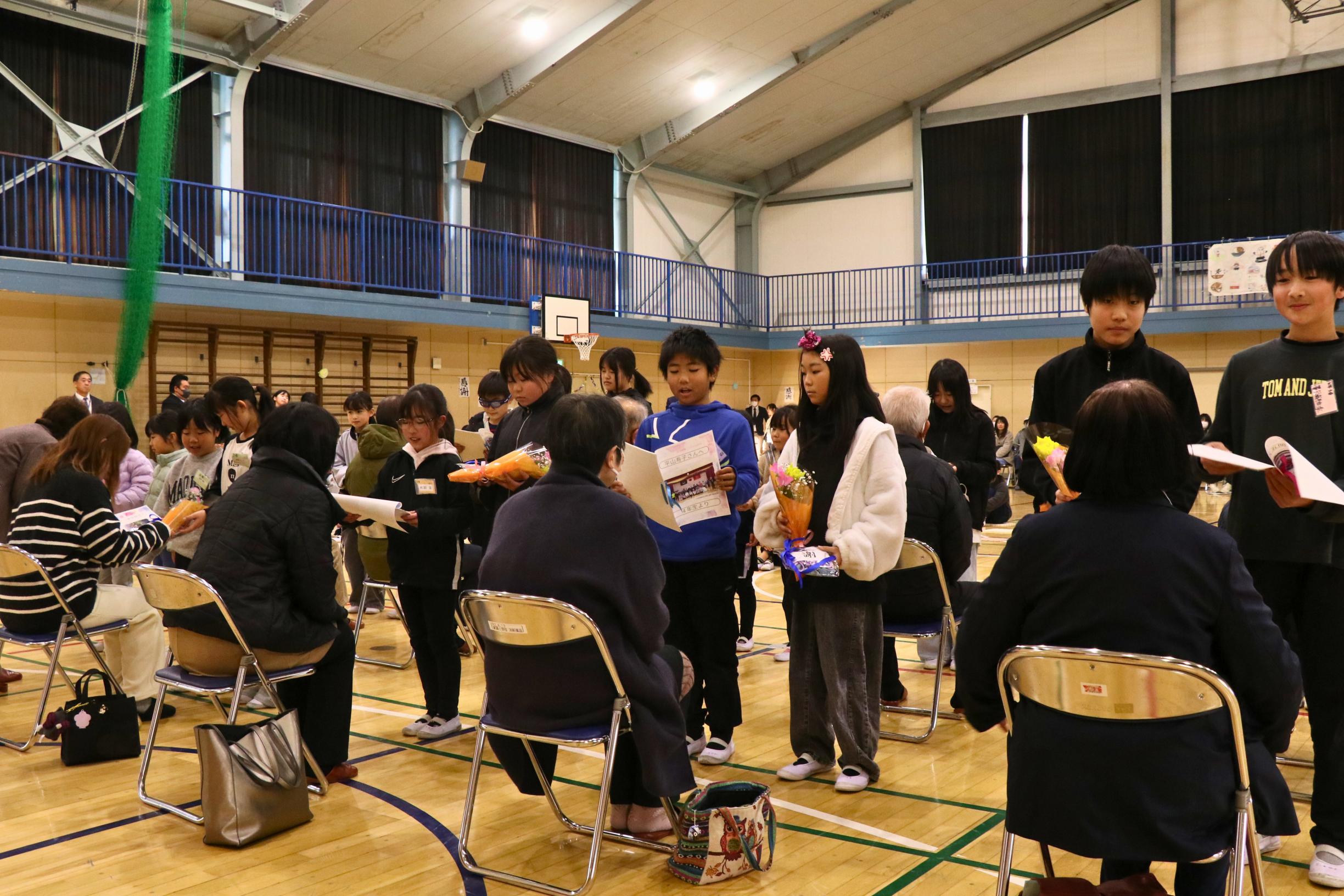 東陽小学校の感謝の会の写真